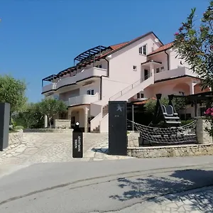  Gostinjska kuća Simon